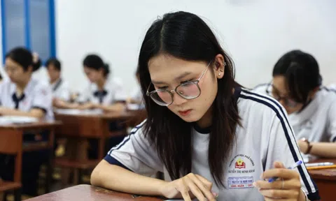 23 tỉnh công bố môn thi thứ 3 vào lớp 10: Vì sao tiếng Anh tiếp tục "giữ sóng"?