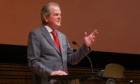 Nhà sáng lập đánh mất 600 tỷ USD vì rời Nvidia quá sớm