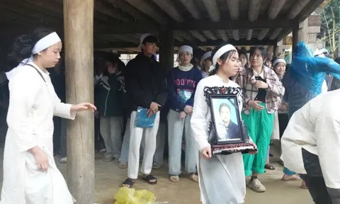 Chìm tàu hồ Thác Bà - tàu Tết hóa đại tang