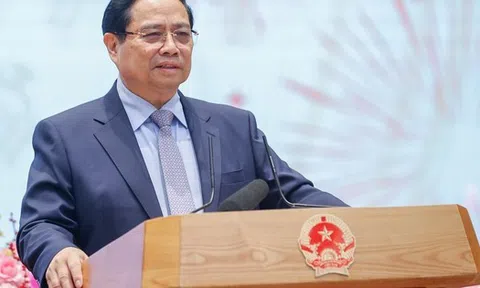 Thủ tướng chỉ đạo "làm việc sớm, vào việc ngay" để đạt tăng trưởng 10% trở lên