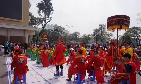 Gìn giữ bản sắc và nâng chất văn minh lễ hội Tết