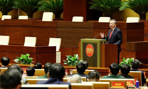 Đưa 2 nghị quyết quan trọng vào cuộc sống: Tăng cường nội lực vật chất và củng cố nội lực tinh thần