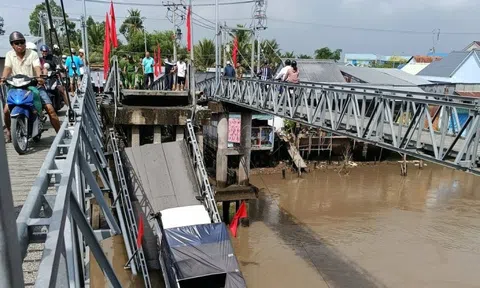 Sập cầu ở Cần Thơ, xe chở gạo rơi xuống sông