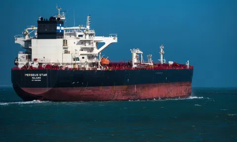 Dầu thô Mỹ tăng hơn 8%, vượt 72 USD/thùng