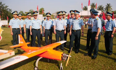 Trung đoàn Tên lửa 282 bảo vệ không phận miền Trung Tây Nguyên ra quân huấn luyện 2026