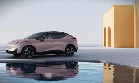 Xe Lynk & Co tự tắt đèn pha, gây tai nạn vì nghe nhầm lệnh giọng nói