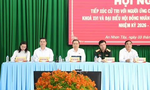 Chủ tịch Quốc hội Trần Thanh Mẫn tiếp xúc cử tri tại TP.HCM