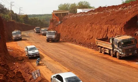 Đề xuất tạm dừng tuyến đường khiến 8 nhà dân 'treo cao' ở Đồng Nai