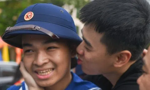 Chủ tịch Quốc hội tiễn tân binh TP.HCM nhập ngũ