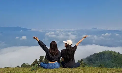 Điểm săn mây đẹp mê hồn trên đỉnh Pù Xèo