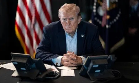 Ông Donald Trump gặp lãnh đạo các hãng sản xuất vũ khí nhằm thúc đẩy sản xuất