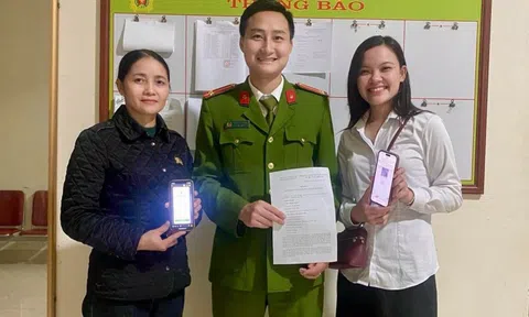 Bất ngờ vì tài khoản 'nổ' 1,3 tỷ đồng