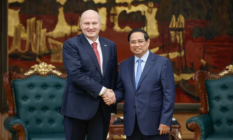 Thủ tướng tiếp Bộ trưởng Bộ Tình trạng khẩn cấp Liên bang Nga