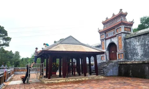 Dỡ công trình trái phép trước lăng mộ Hoàng thái hậu Từ Dụ