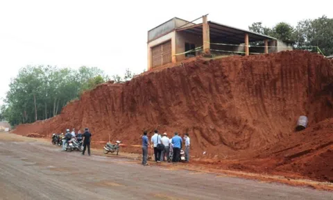 Làm rõ nghi vấn tại dự án khiến 8 nhà dân trên 'bờ vực'