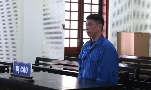 Bị chém, người đàn ông trốn viện tìm hàng xóm trả thù