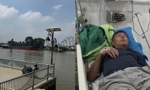 Sà lan va vào gầm cầu ở Đồng Nai