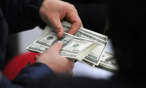 Giá USD tự do lên gần 26.900 đồng