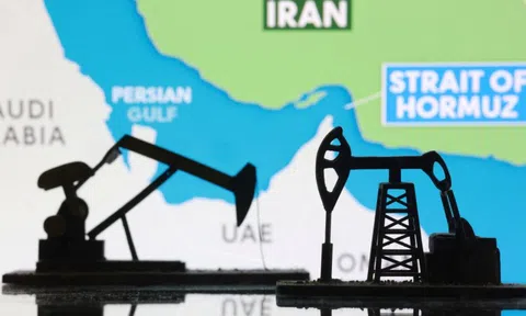 Dầu thô vượt 110 USD/thùng sau khi các nước Trung Đông cắt giảm sản lượng