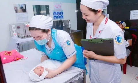 Chính phủ triển khai cơ chế, chính sách đặc biệt tạo đột phá trong bảo vệ, chăm sóc sức khỏe nhân dân