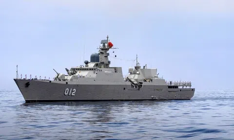 Hai chiến hạm Việt Nam huấn luyện liên hợp với tàu Hải quân Trung Quốc