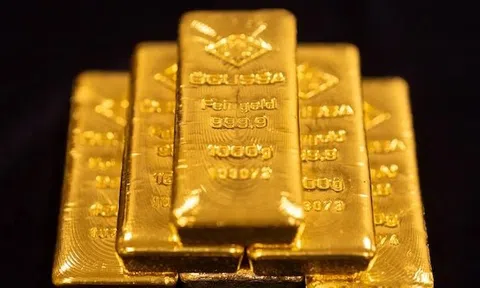 Một "cá mập" mua gần 7 tấn vàng chỉ trong 2 ngày