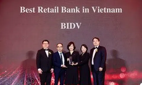 BIDV viết tiếp thập kỷ dẫn đầu với cú đúp giải thưởng Ngân hàng Bán lẻ tốt nhất Việt Nam, Tiền gửi tốt nhất Châu Á