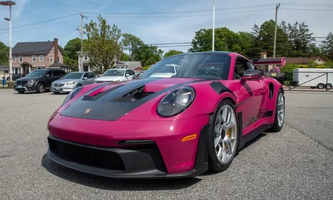 Porsche vẫn đặt vận mệnh bằng xe thể thao truyền thống