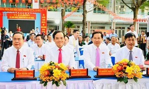 Lãnh đạo Quốc hội tham gia bỏ phiếu bầu cử tại TP.HCM