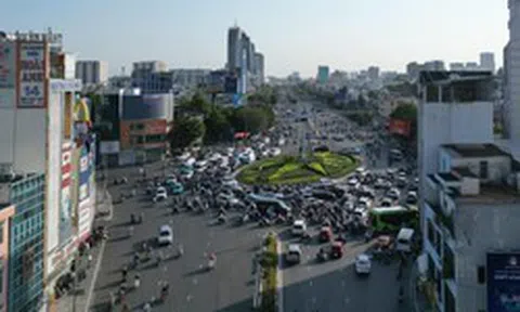 Cận cảnh vòng xoay ùn tắc bậc nhất TP.HCM, được đề xuất tháo dỡ