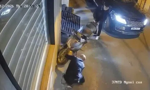 Chọc thủng lốp xe SH, tài xế xe Range Rover khai gì?