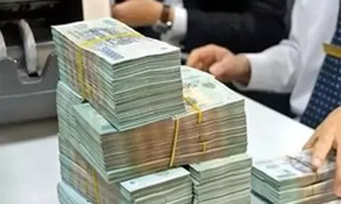 Vì sao nhiều người mang tiền gửi ngân hàng?