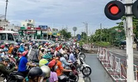 Rà soát, thu hồi đất lấn chiếm hành lang đường sắt ở TP.HCM