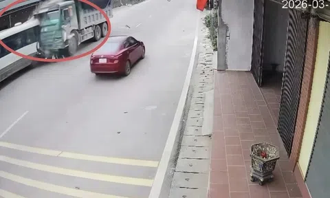 Xe ben tông ôtô đưa đón học sinh ở Thái Nguyên