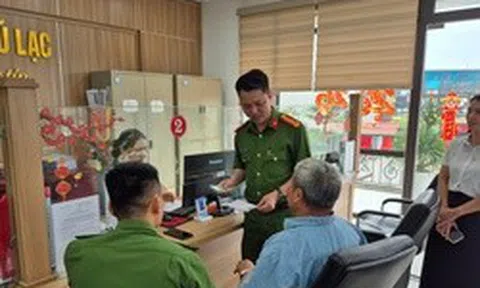 Công an ngăn chặn người đàn ông rút toàn bộ tiền tiết kiệm để chuyển vào tài khoản 02676576461316 mang tên Đặng Hoàng Sơn