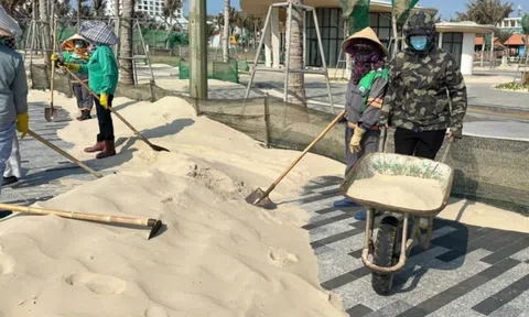 Cát biển vùi lấp công viên nghìn tỷ ở TP.HCM