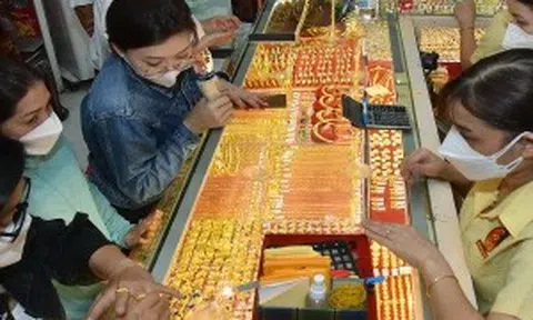 Giá vàng hôm nay 20/3: Giảm mạnh 7 triệu 500 nghìn đồng/lượng