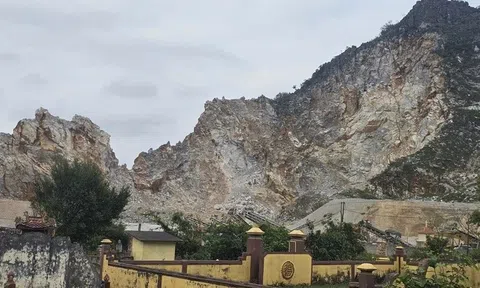 Tạm dừng khai thác mỏ sau vụ nổ mìn khiến đá bay thủng mái nhà dân