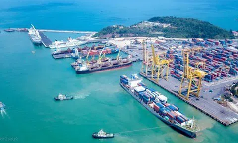 Giá xăng dầu vượt 30.000 đồng/lít: Tác động lên nền kinh tế ra sao?