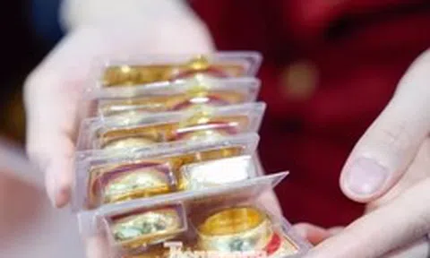 Giá vàng Việt Nam 'vênh' thế giới chưa từng có