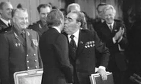 Dầu mỏ: Vũ khí địa chính trị tối thượng - Kỳ 4: Mỹ, Liên Xô, Chiến tranh lạnh và những mỏ dầu nóng