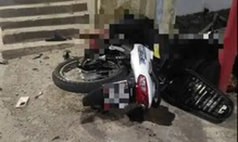 Xe máy tông cửa hầm Phú Gia ở Huế, hai thanh niên thiệt mạng