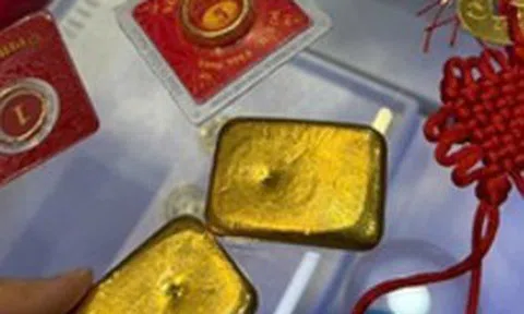 Bị thao túng tâm lý, nữ sinh mang 114 chỉ vàng của gia đình đi bán