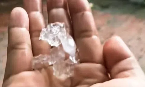 Mưa đá, giông lốc xuất hiện ở Sơn La, Phú Thọ