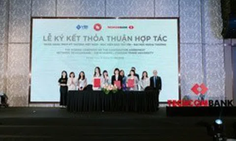 Techcombank ra mắt "Chương trình Kiến tạo Tư duy & Bản lĩnh Lãnh đạo cho thế hệ kế cận" và khởi động "Đấu trường AI Kinh doanh"