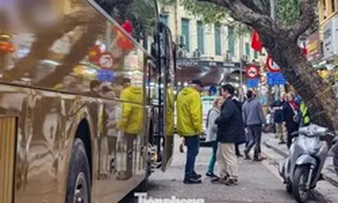 Hà Nội: Khẩn cấp gỡ khó cho xe du lịch trên 28 chỗ sau 'lệnh cấm' vào nội đô
