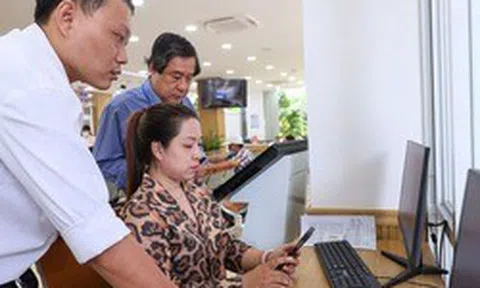 Công chức xin thôi việc được đề xuất hỗ trợ thế nào?