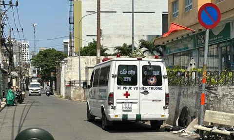 Người đàn ông tử vong trong tư thế treo cổ tại nhà trọ ở TP.HCM