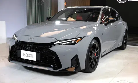 Lexus IS thế hệ mới ra mắt Đông Nam Á, có thể quay lại Việt Nam?