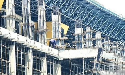 Quảng trường gần 200 tỷ đồng ở Huế gấp rút hoàn thiện trước ngày bàn giao 30/4